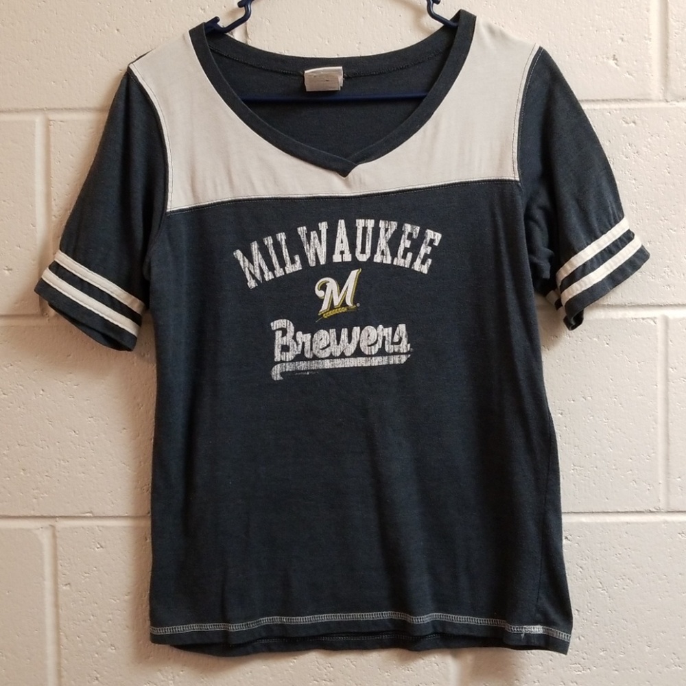 Milwaukee Brewers Quarter Length Sleeve Shirt